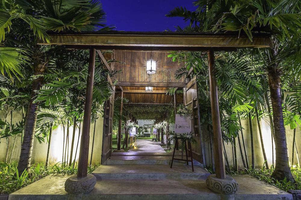 Into The Forest Resort Bangkok Luaran gambar