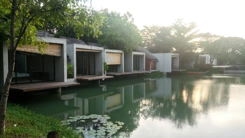 Into The Forest Resort Bangkok Luaran gambar